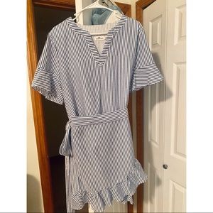 Vineyard Vines size 14 Seersucker Wrap Dress